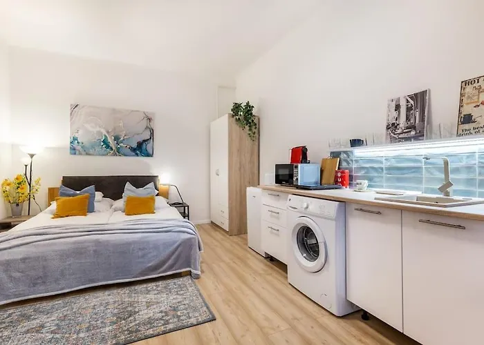 Urbannest - Super Cozy By Nw
