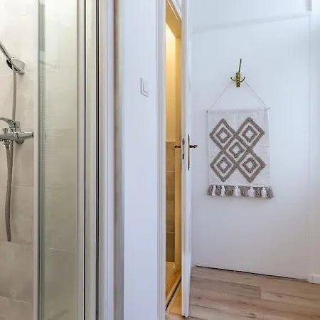 Urbannest - Super Cozy By Nw Appartement *